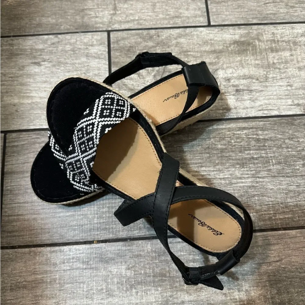 NWOT Eddie Bauer Sandals